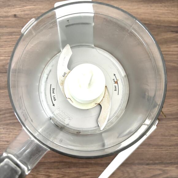 Cuisinart Mini-Prep Plus Food Processor - With Spatula - Cracked Blade Housing - Picture 2 of 3